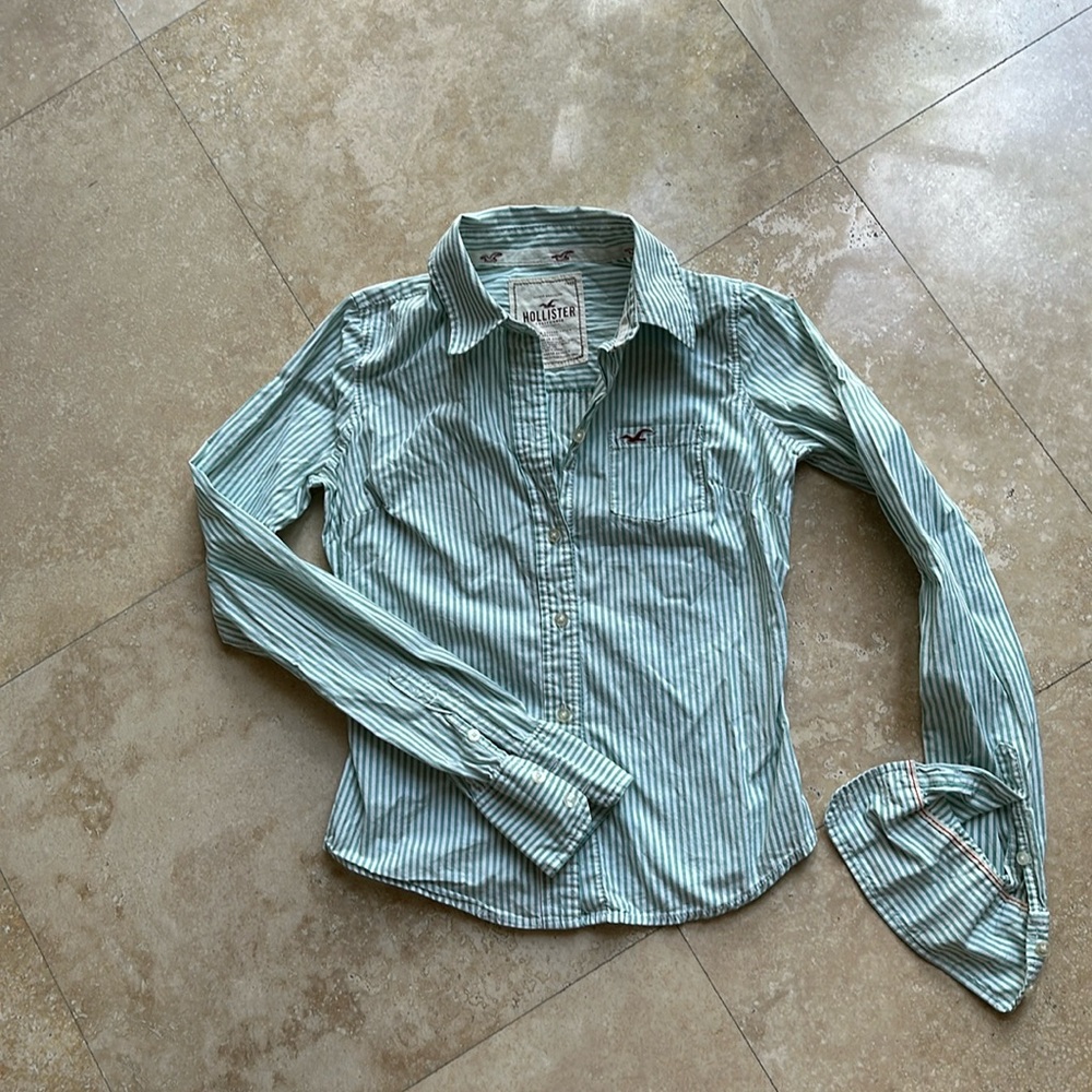 Vintage Hollister Icon shirt